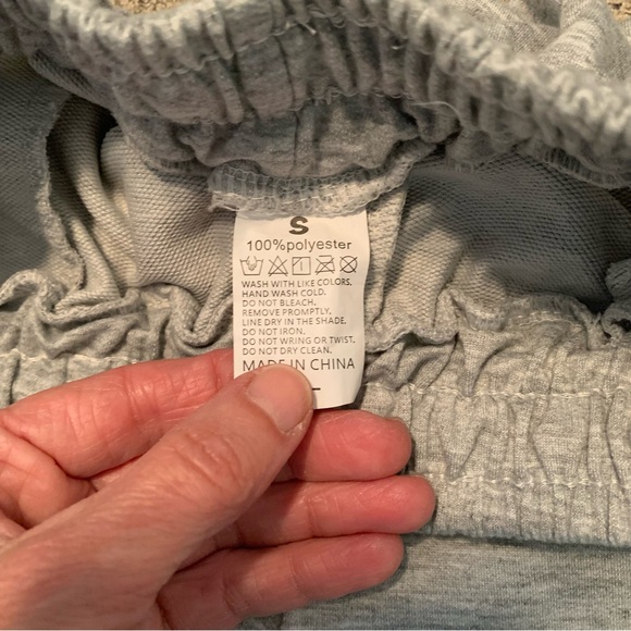 NWOT Heather Gray High Rise Joggers With Pockets - Picture 12 of 12